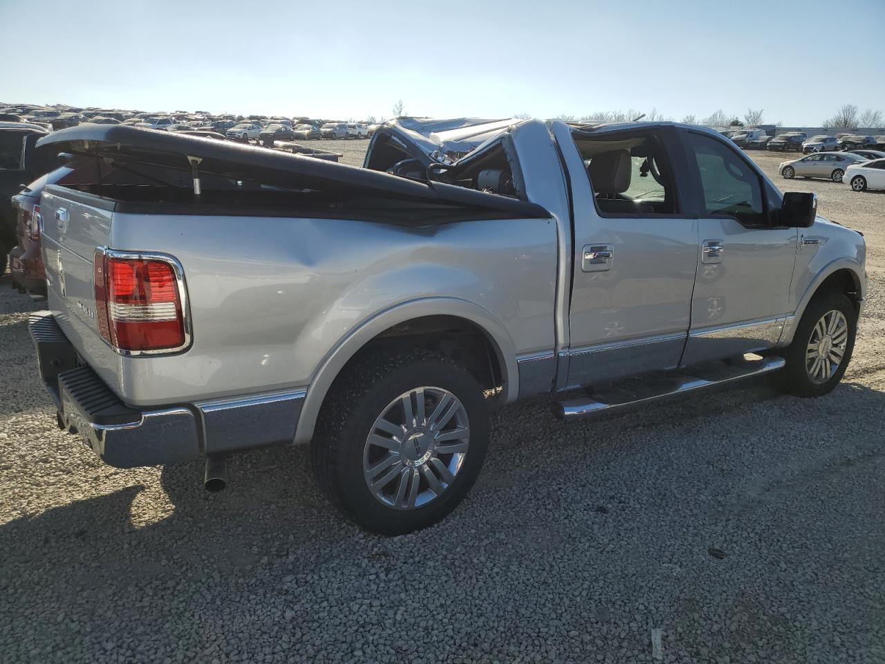 2007 Lincoln Mark LT - Image 3