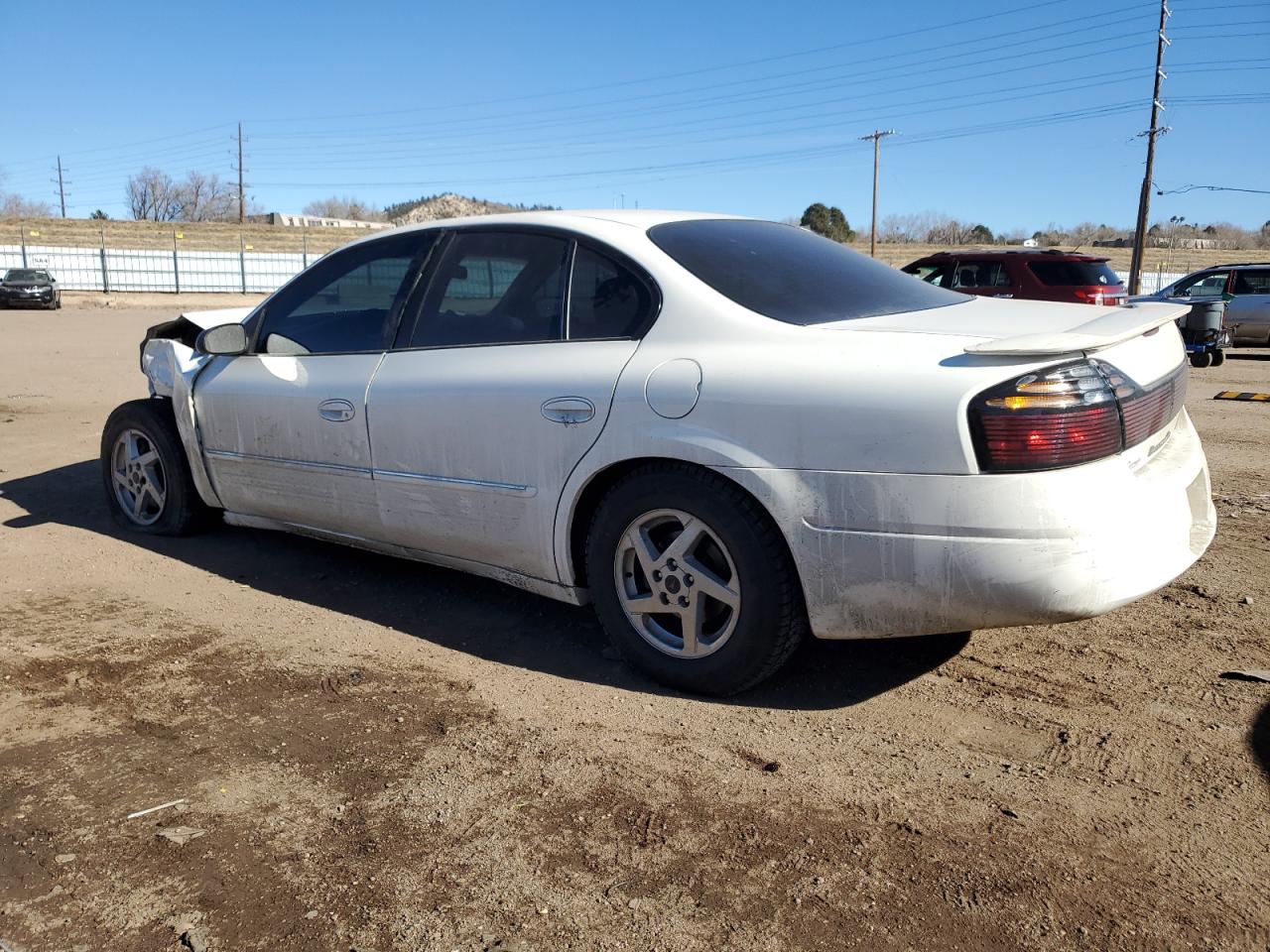 2005 Pontiac Bonneville - Image 2