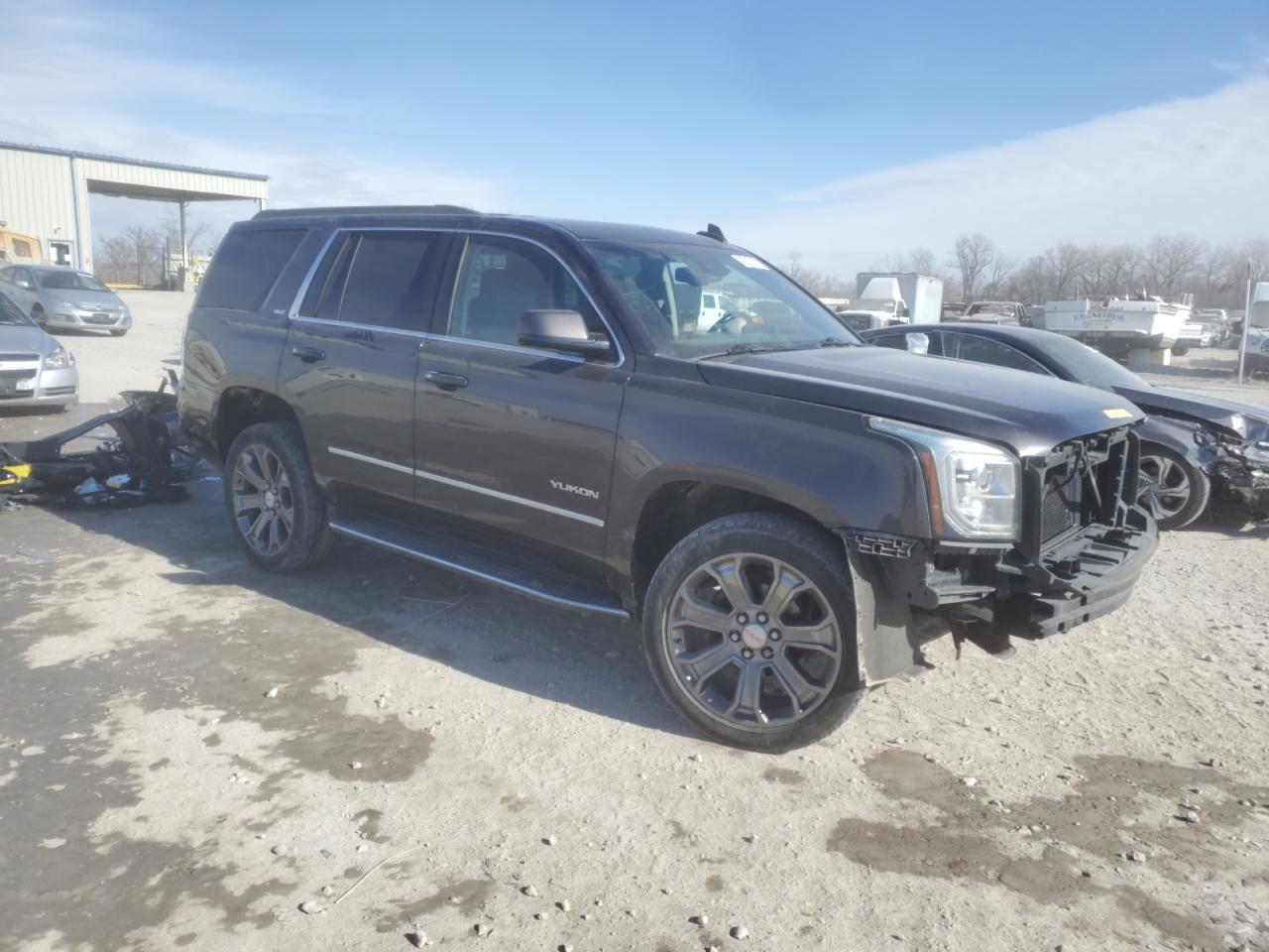 2016 GMC Yukon - Image 4