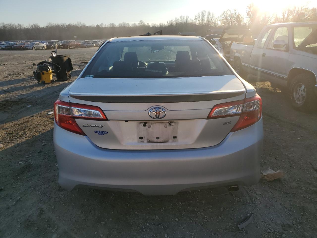 2014 Toyota Camry - Image 6