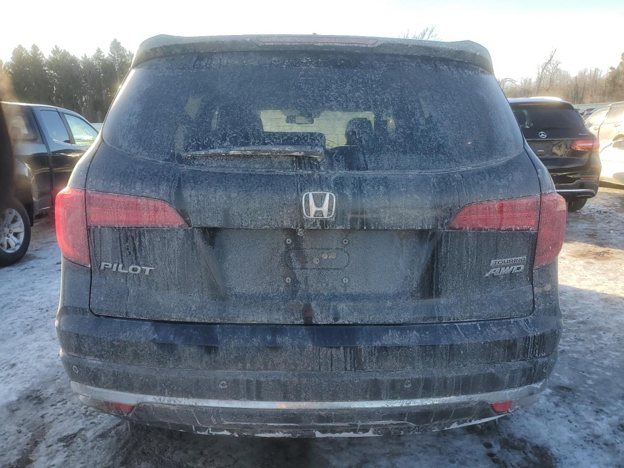 2017 Honda Pilot - Image 6
