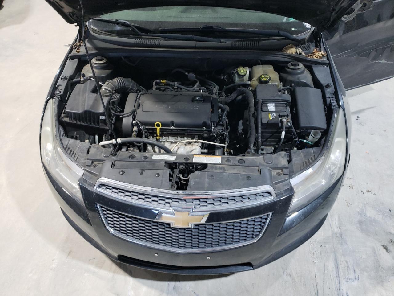 2013 Chevrolet Cruze - Image 11