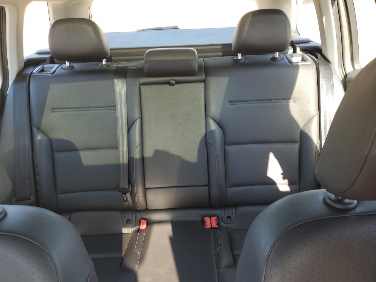 2016 Volkswagen Golf - Image 10