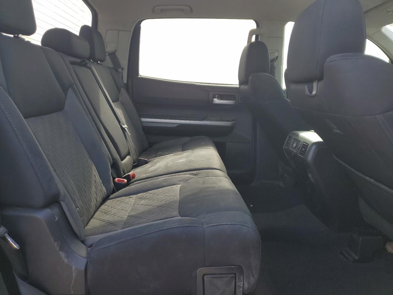 2014 Toyota Tundra - Image 10