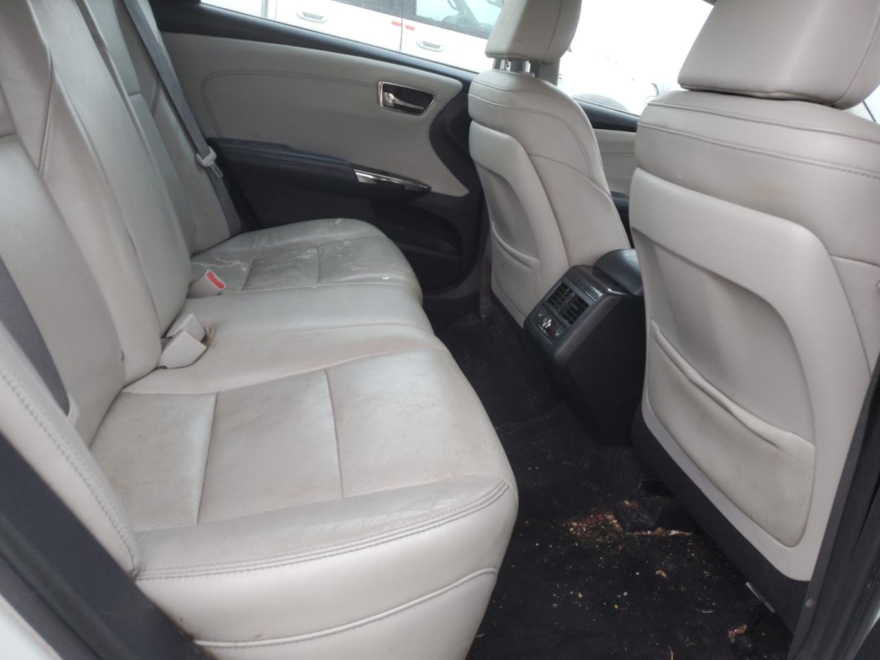 2013 Toyota Avalon - Image 10