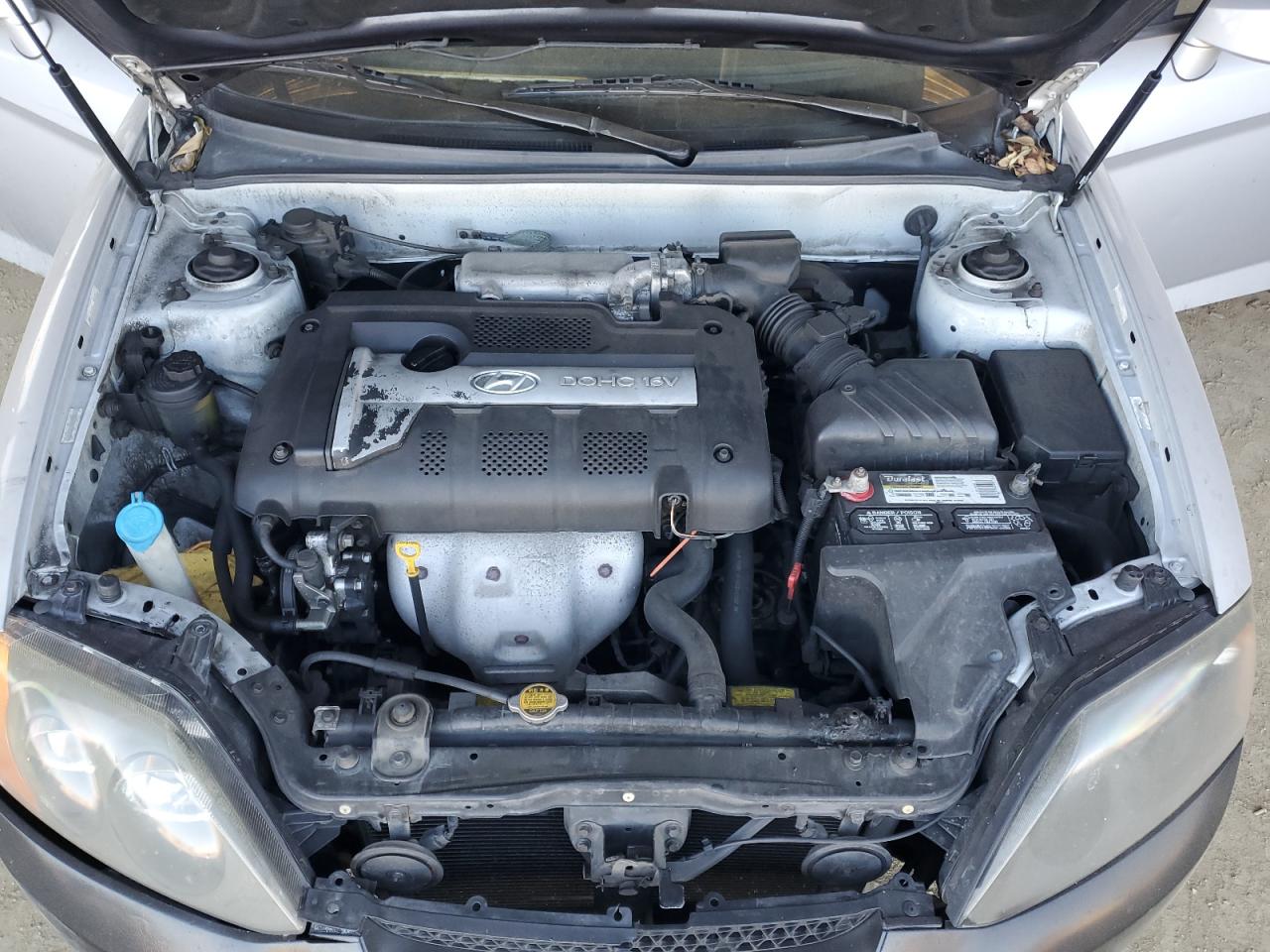 2005 Hyundai Tiburon - Image 11