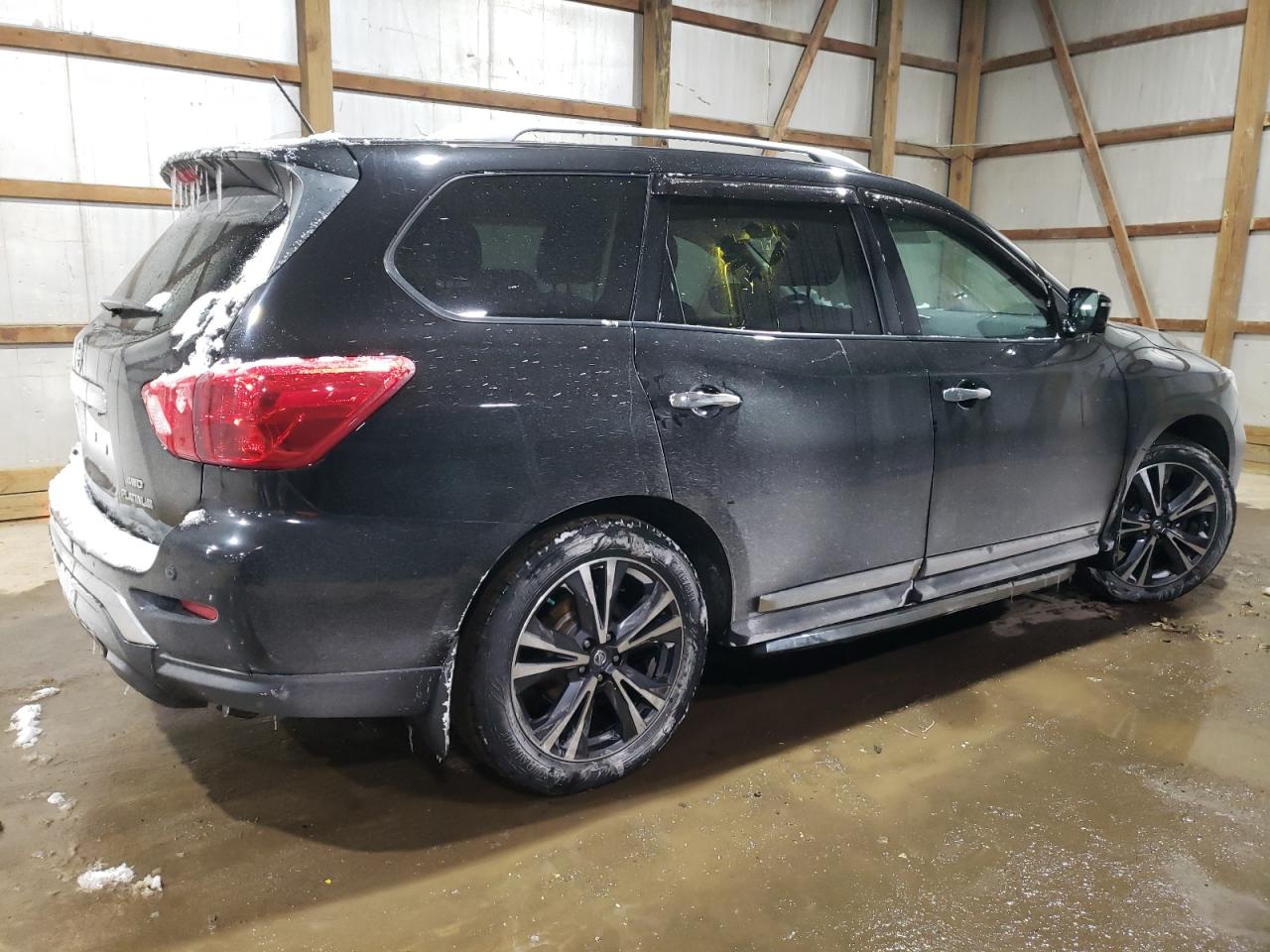 2017 Nissan Pathfinder - Image 3