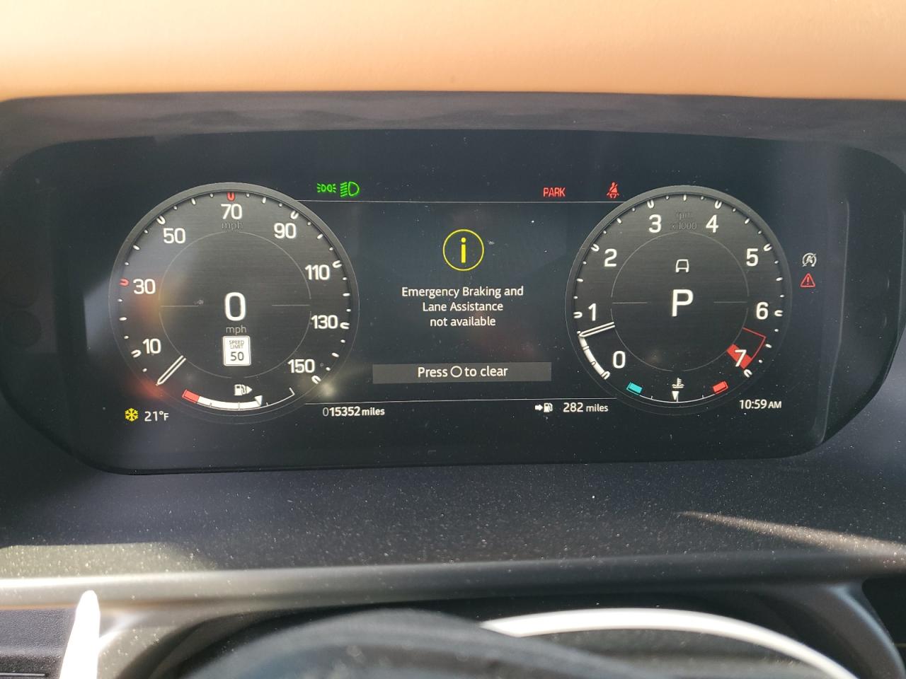 2023 Land Rover Defender - Image 9