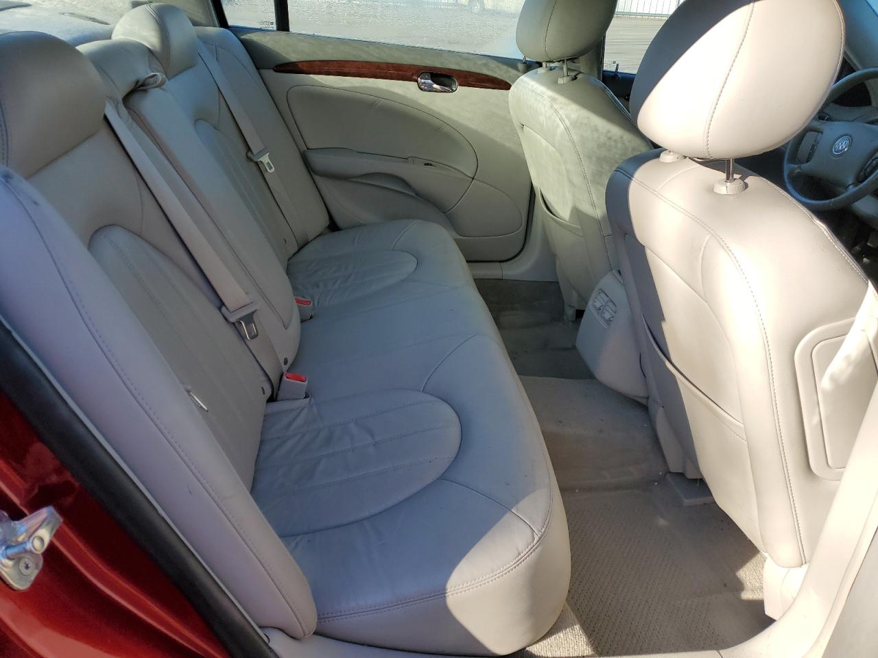 2011 Buick Lucerne - Image 10