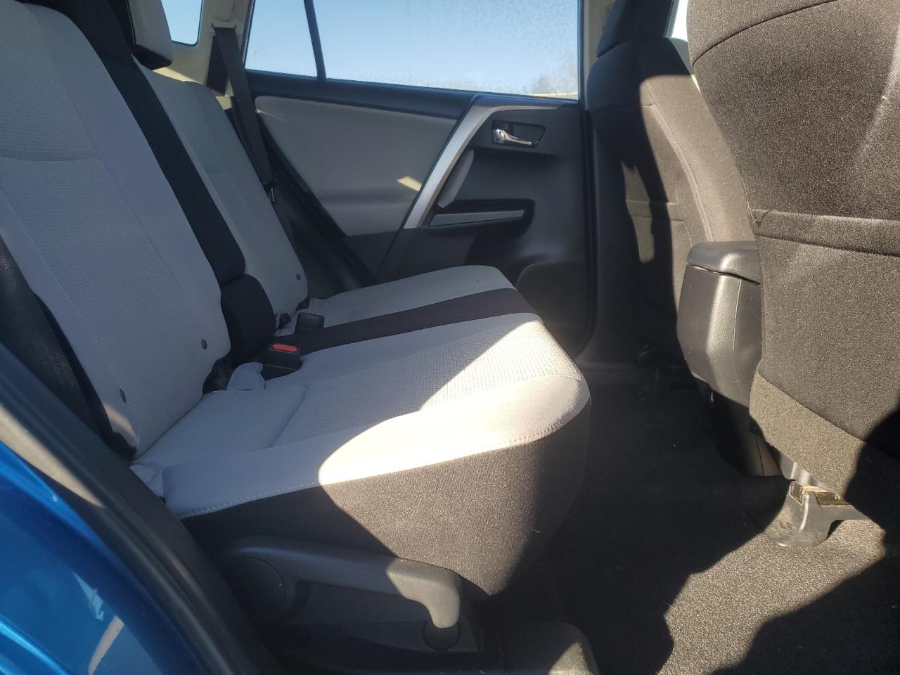 2016 Toyota RAV 4 - Image 11