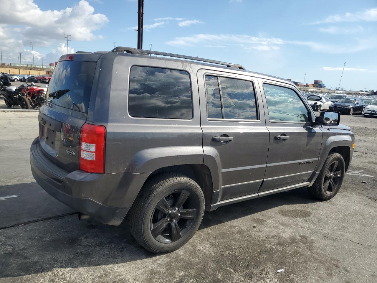 2015 Jeep Liberty (Patriot) - Image 3