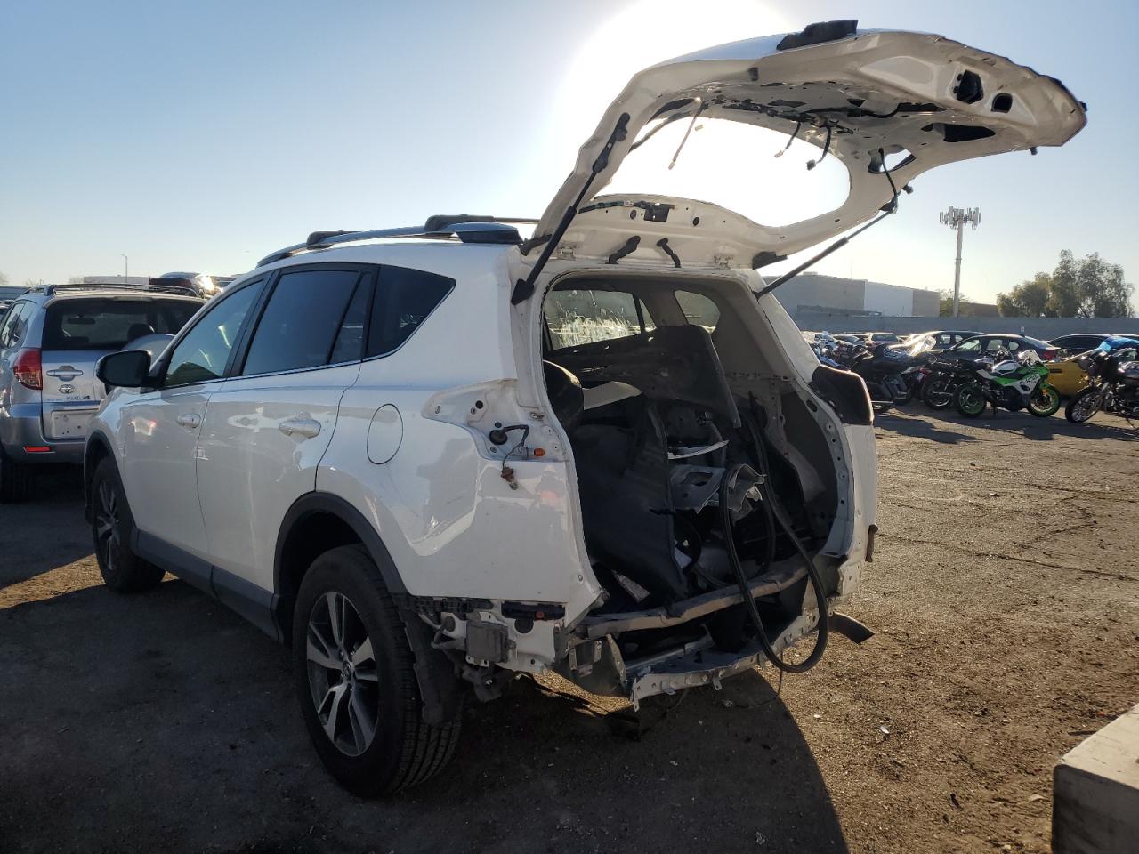 2018 Toyota RAV 4 - Image 2