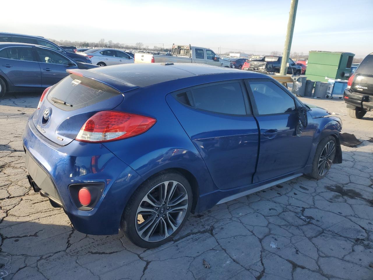 2016 Hyundai Veloster - Image 3