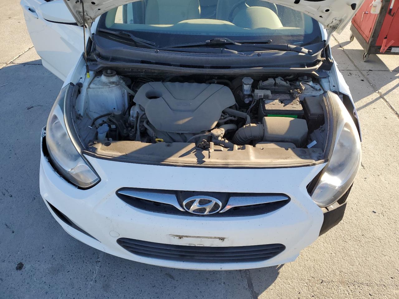 2013 Hyundai Accent - Image 12