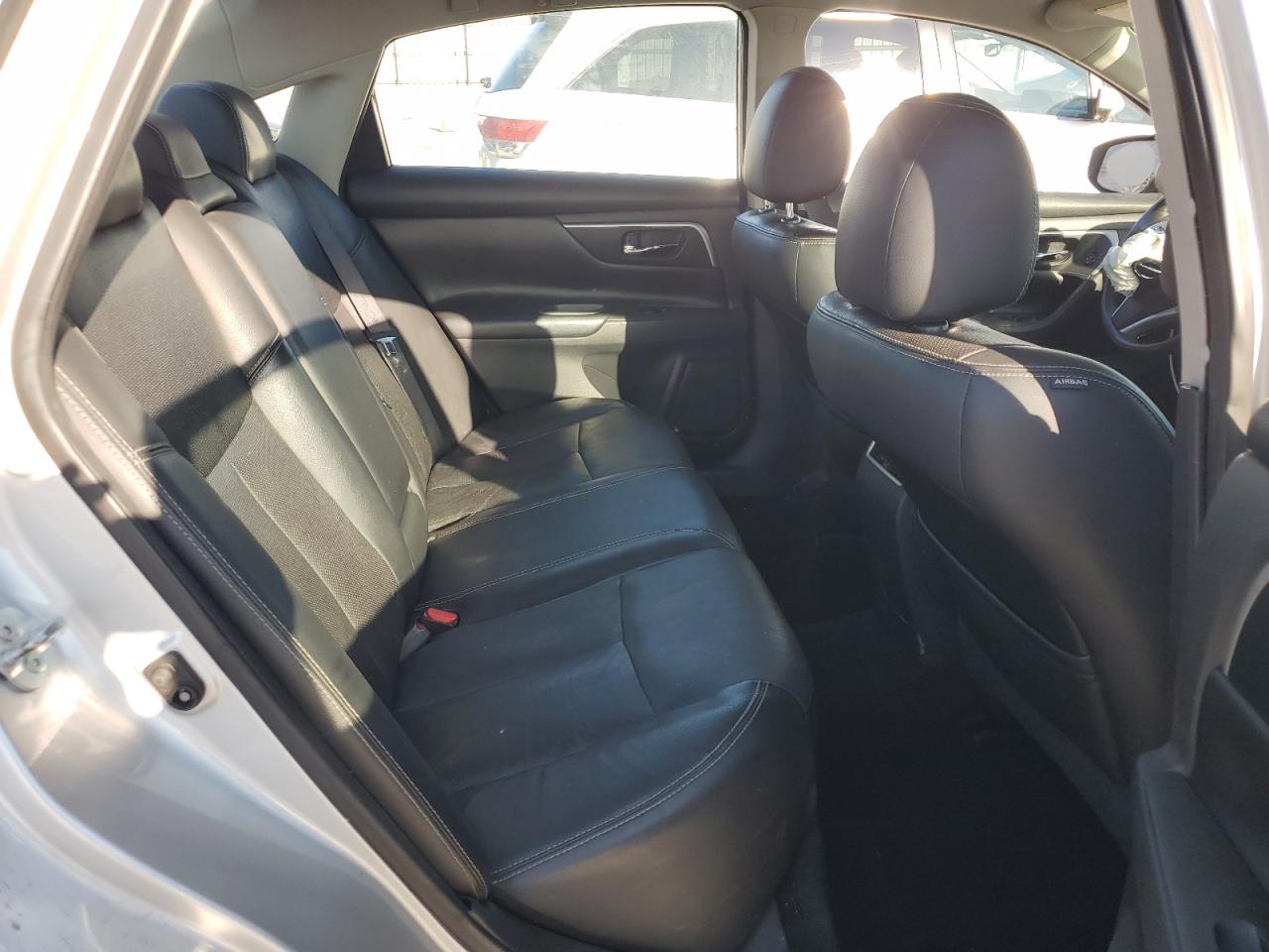 2017 Nissan Altima - Image 10