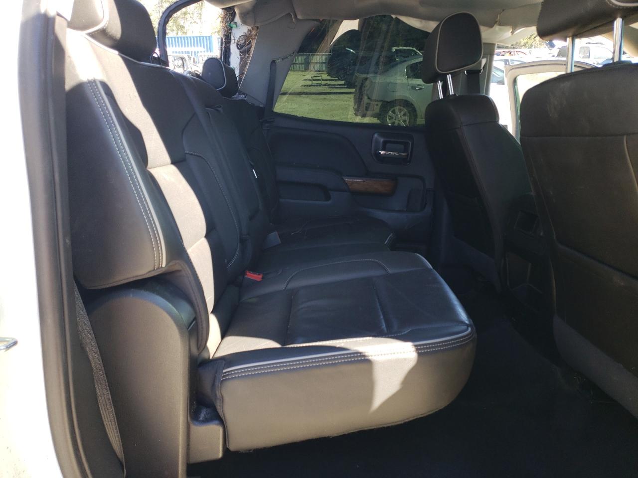 2018 Chevrolet Silverado - Image 10