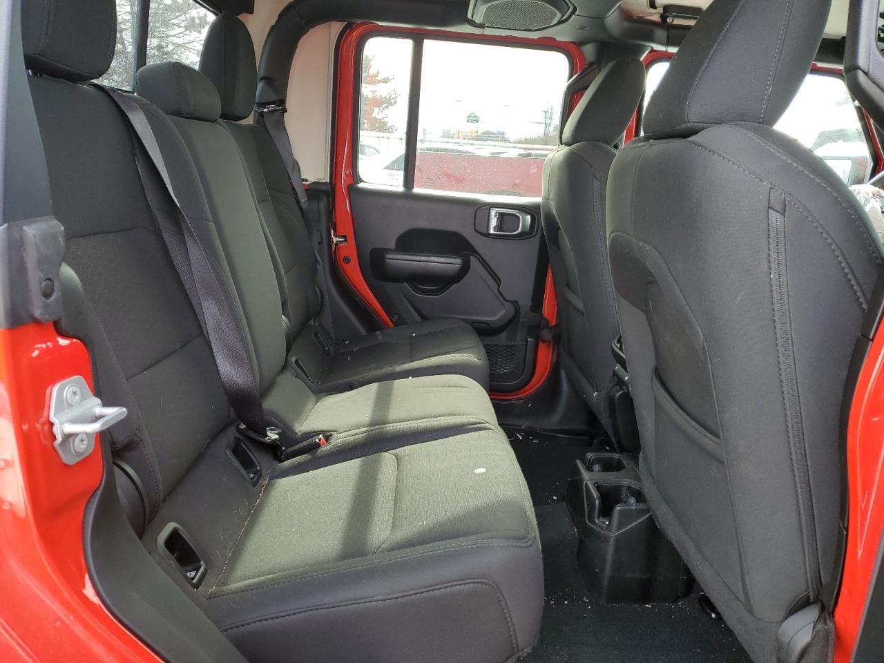 2020 Jeep Gladiator - Image 11
