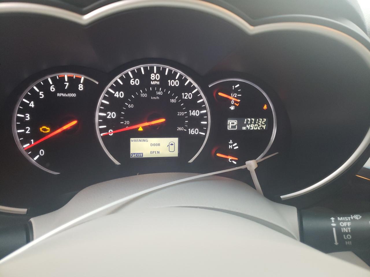 2015 Nissan Quest - Image 9