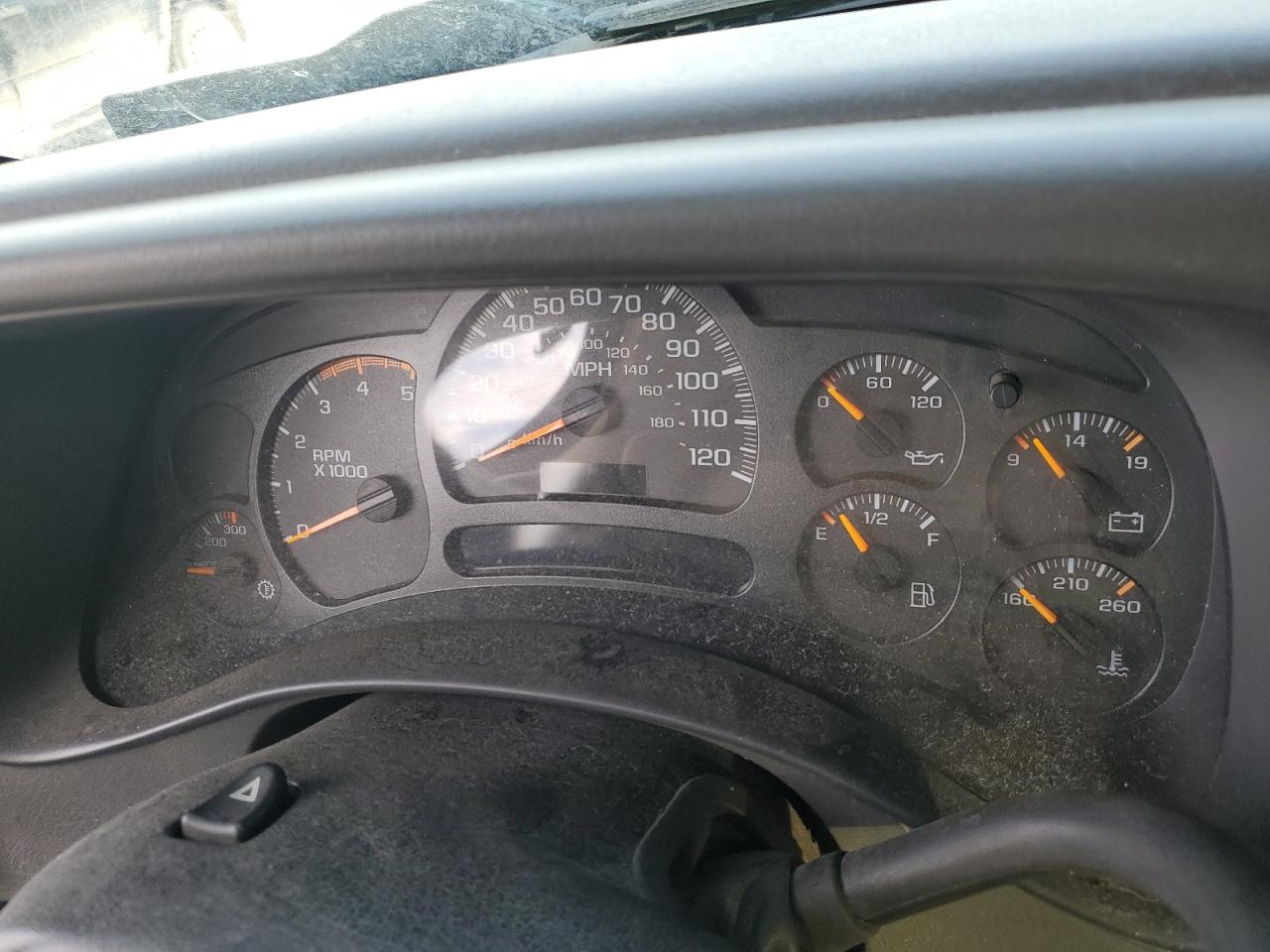 2003 Chevrolet Silverado - Image 9