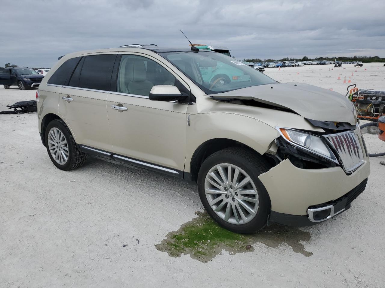 2011 Lincoln MKX - Image 4