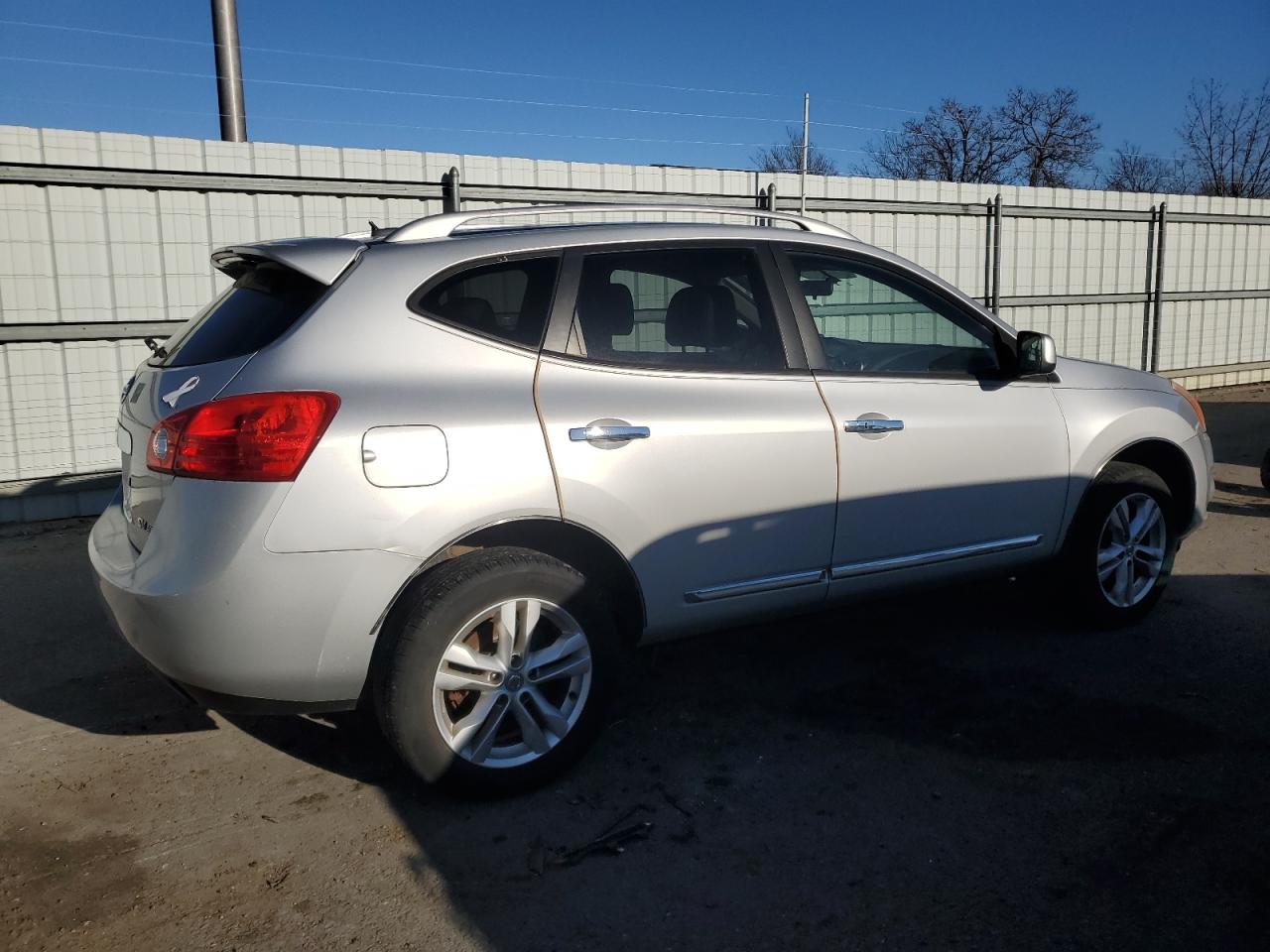 2012 Nissan Rogue - Image 3