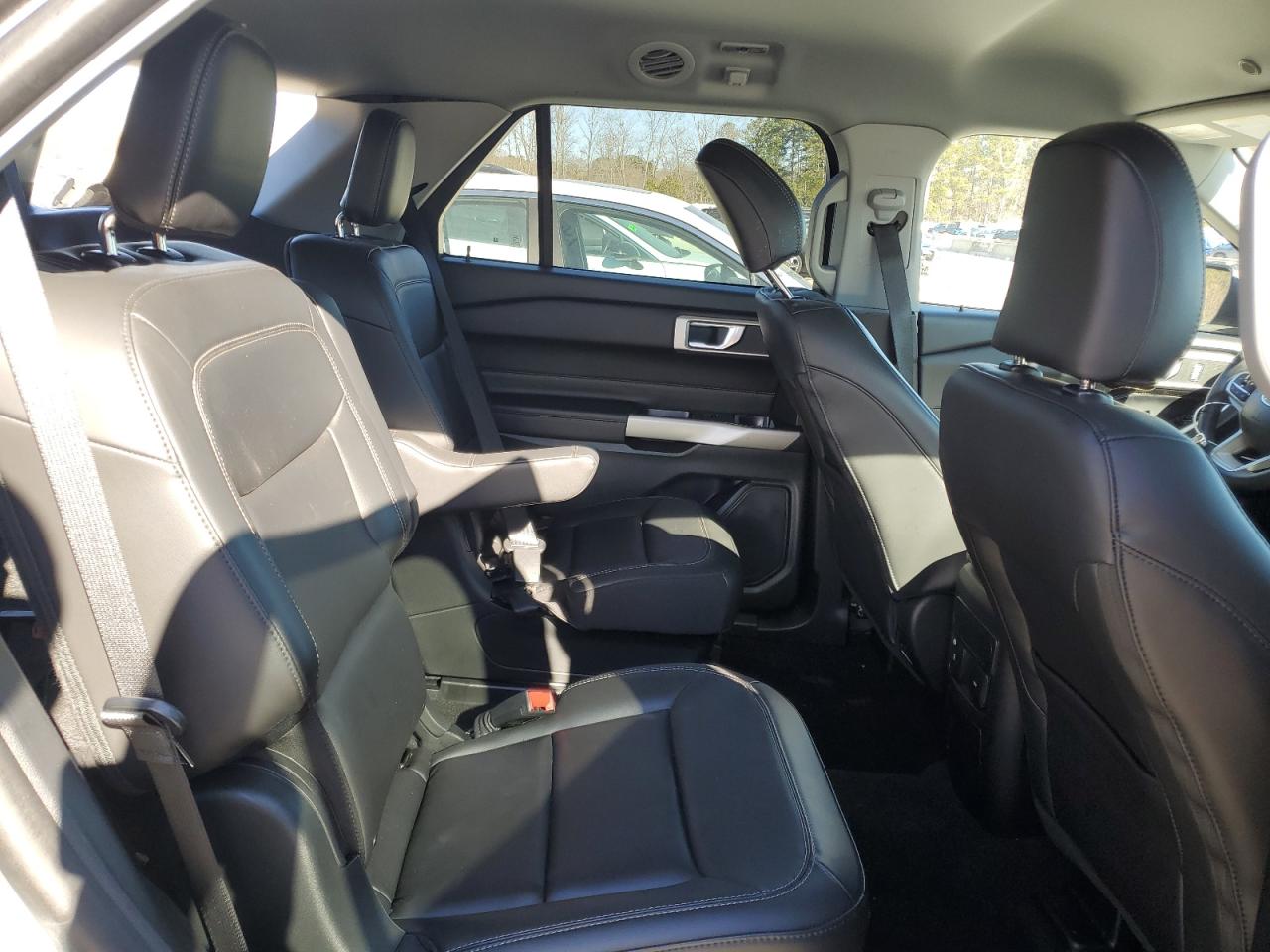2023 Ford Explorer - Image 11