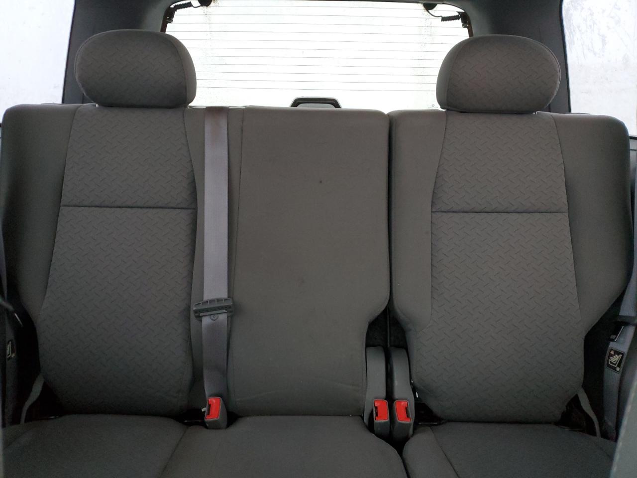 2005 Jeep Liberty (North America) - Image 10