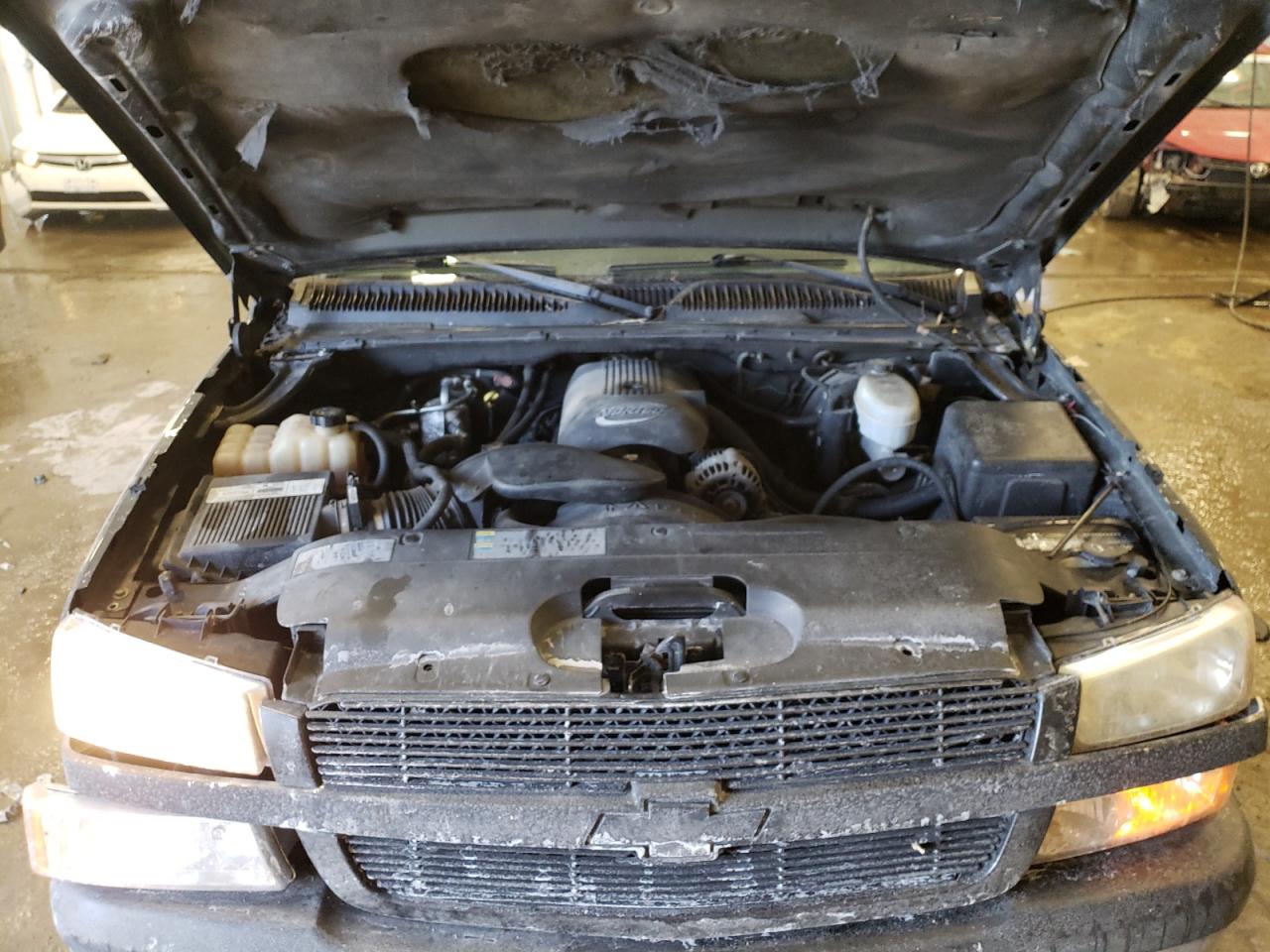 2003 Chevrolet Silverado - Image 11