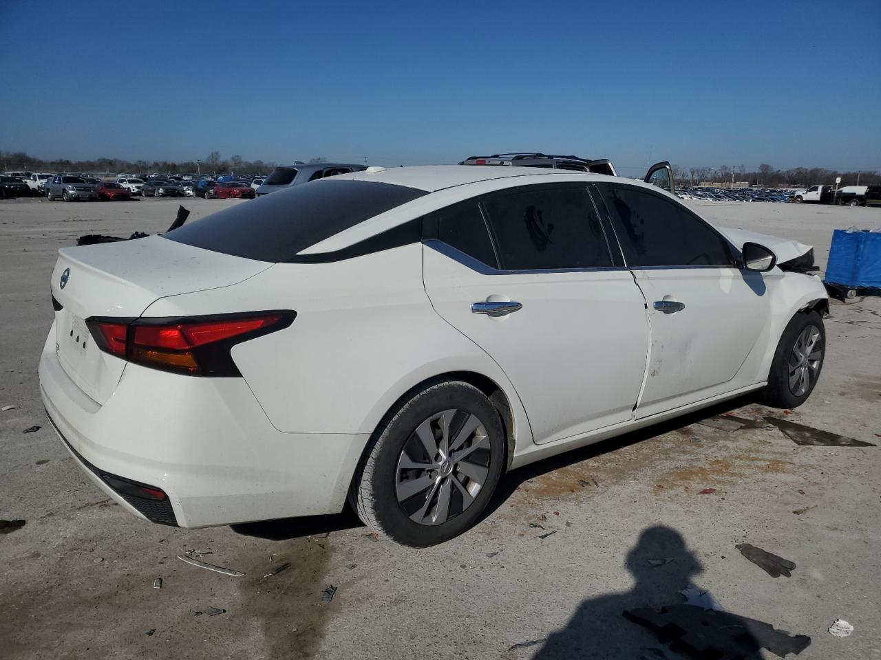 2020 Nissan Altima - Image 3