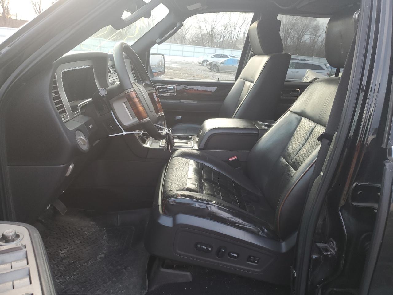 2008 Lincoln Navigator - Image 7