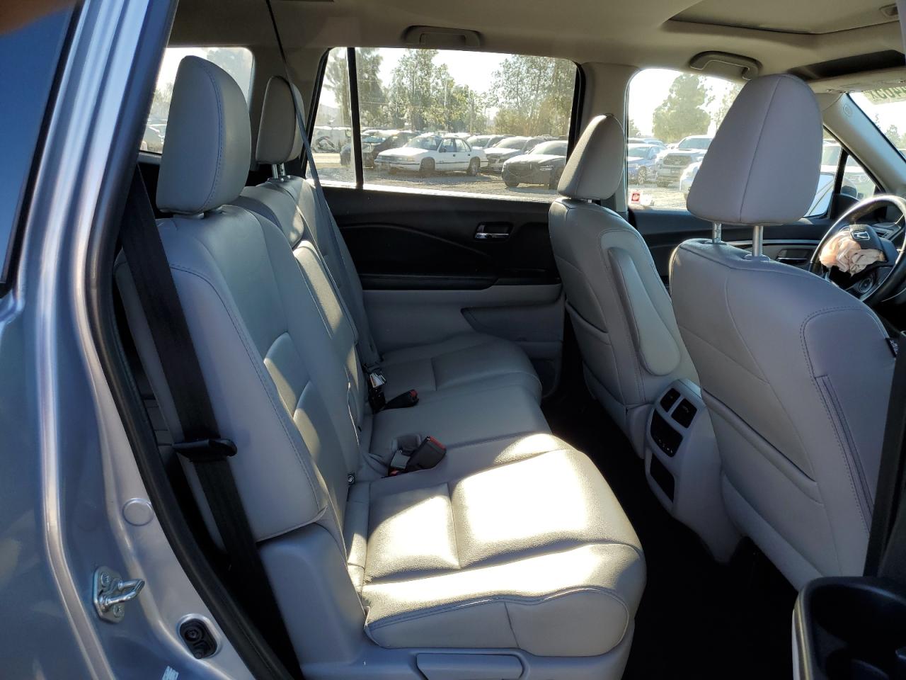 2016 Honda Pilot - Image 11