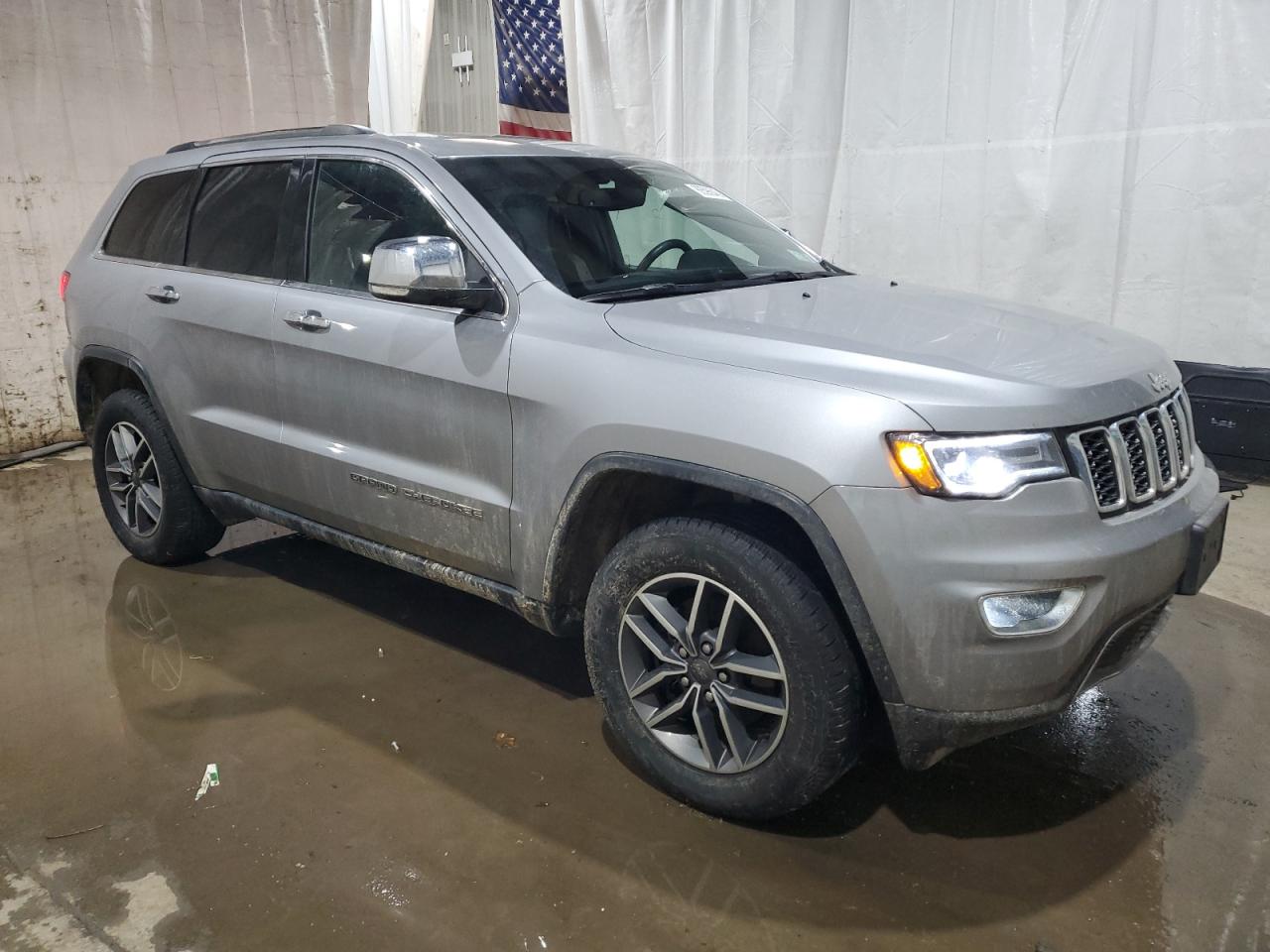 2020 Jeep Grand Cherokee - Image 4