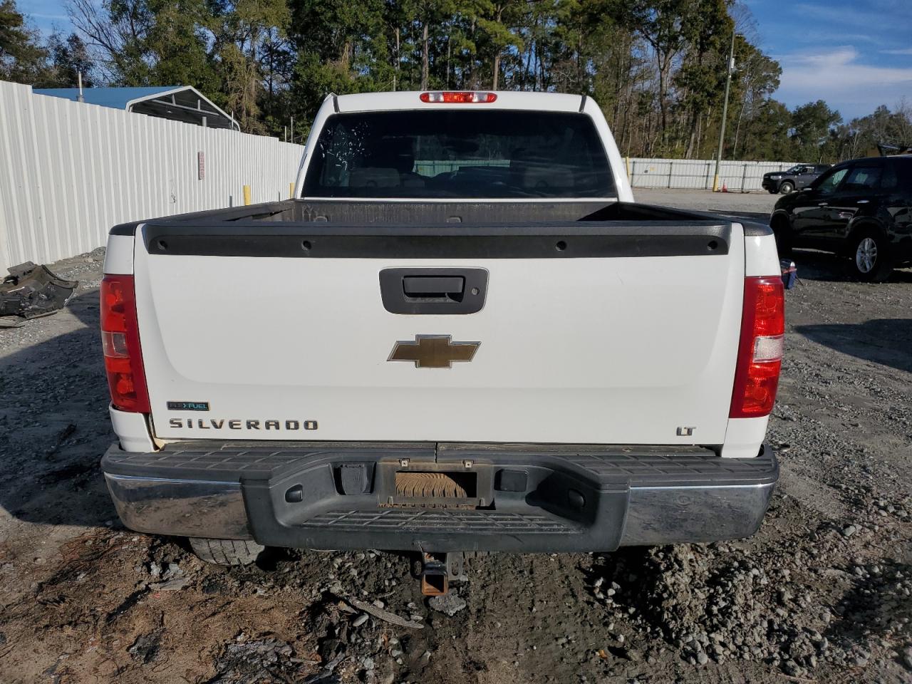 2011 Chevrolet Silverado - Image 6