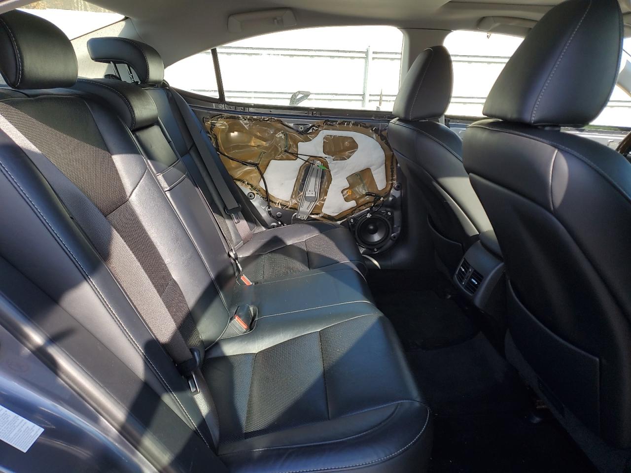 2014 Lexus ES - Image 10