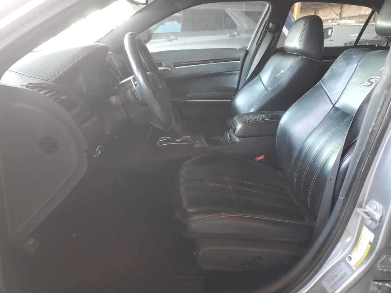 2017 Chrysler 300 - Image 7
