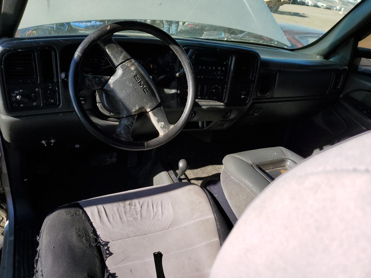 2005 GMC Sierra - Image 8