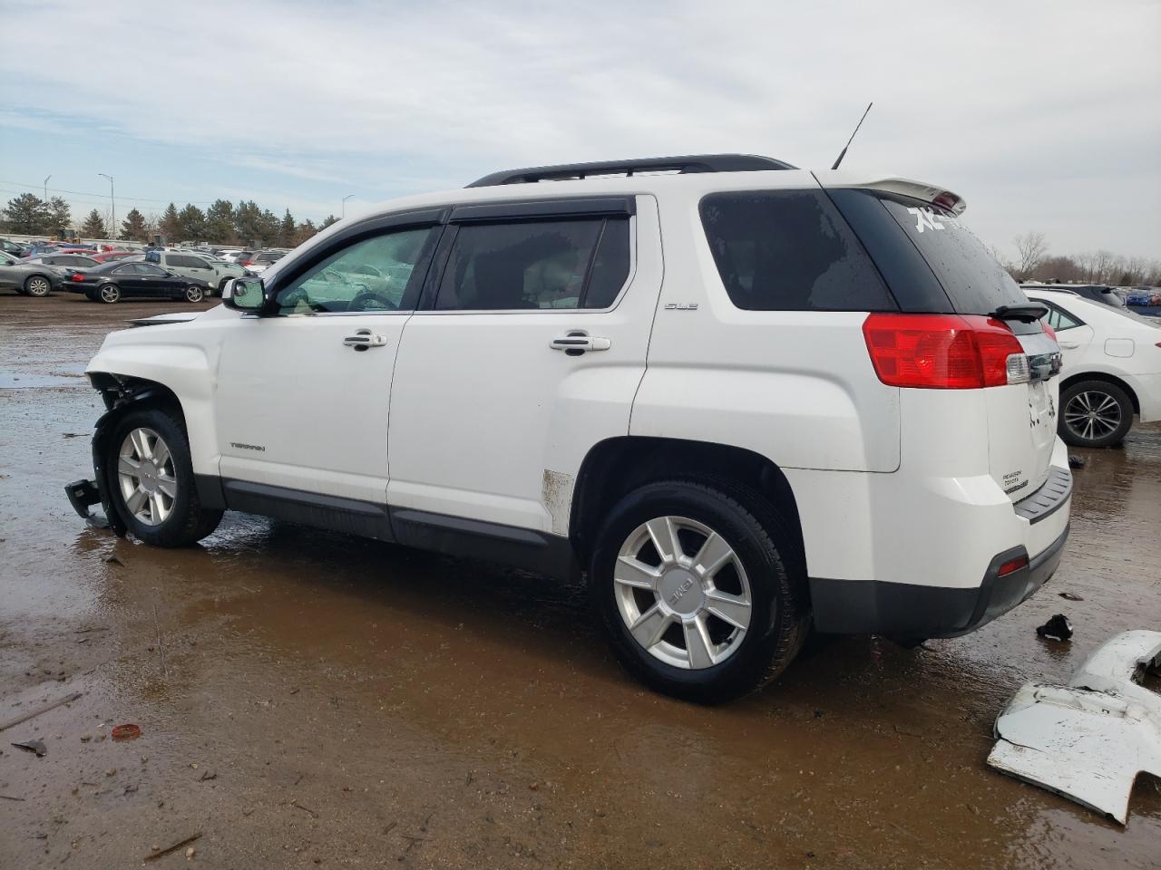 2010 GMC Terrain - Image 2