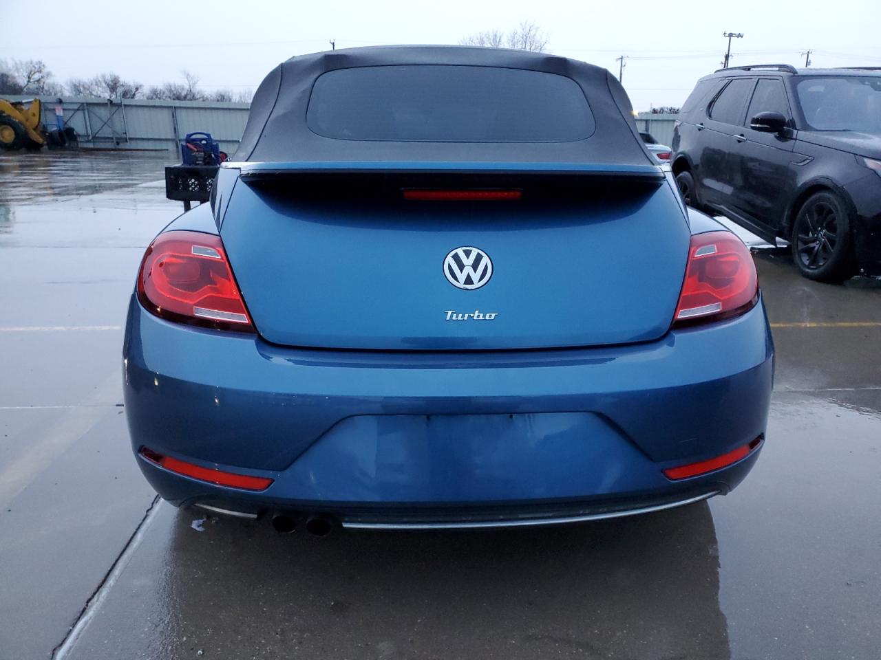 2017 Volkswagen Beetle - Image 6