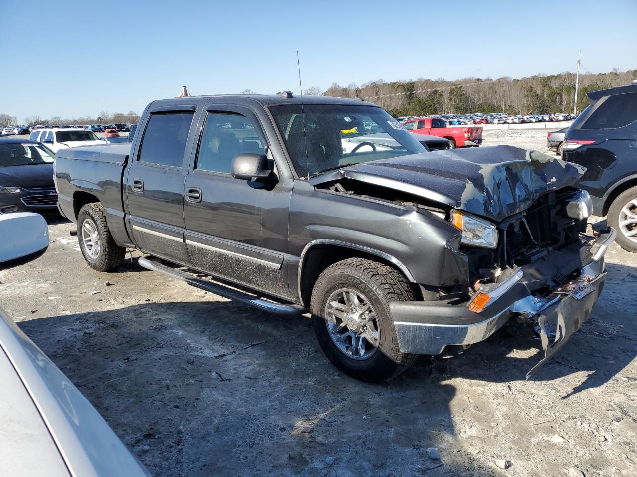 2004 Chevrolet Silverado - Image 4
