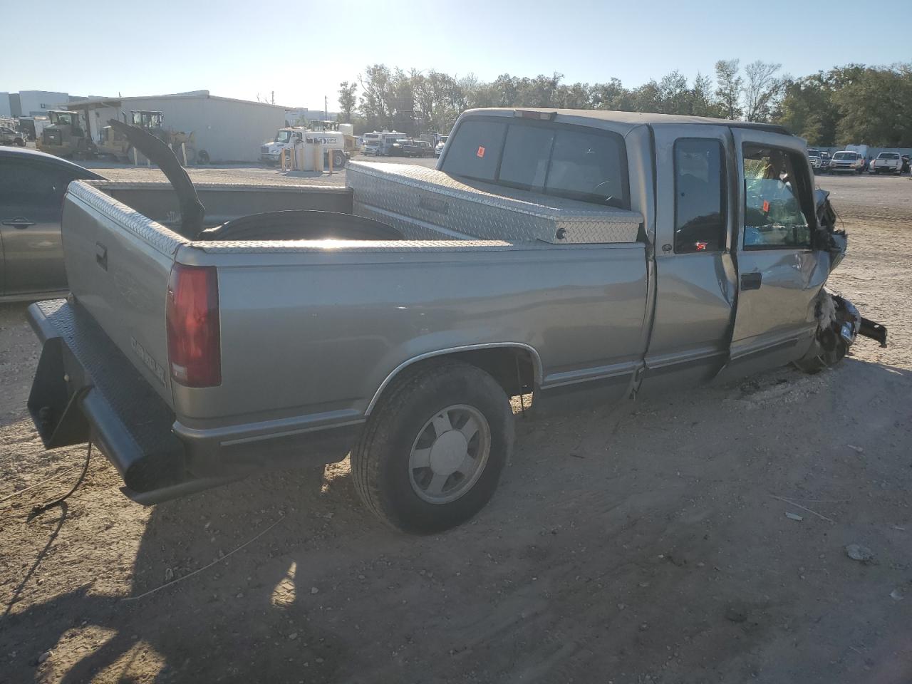 1998 Chevrolet GMT-400 - Image 3