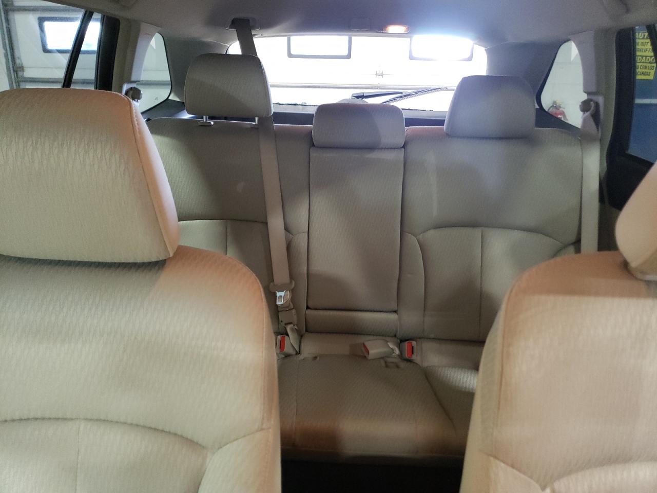 2010 Subaru Outback - Image 10
