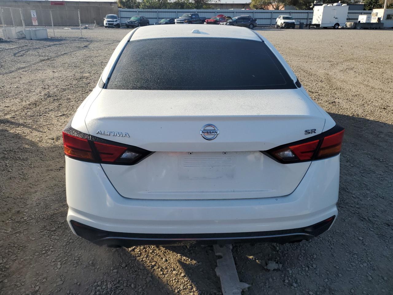 2019 Nissan Altima - Image 6