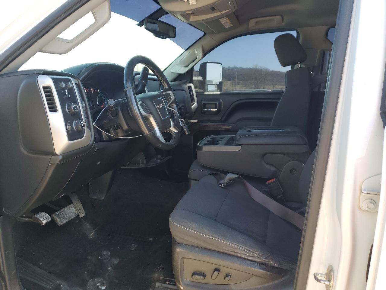 2017 GMC Sierra - Image 7