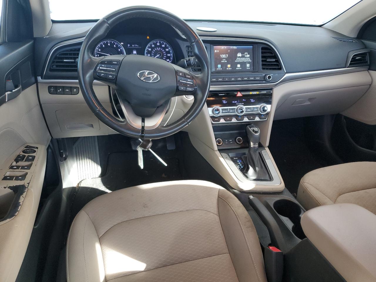 2019 Hyundai Elantra - Image 8