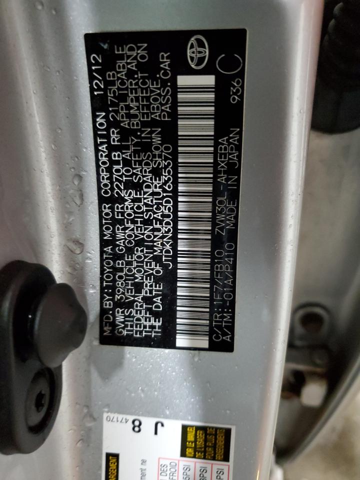 2013 Toyota Prius - Image 13