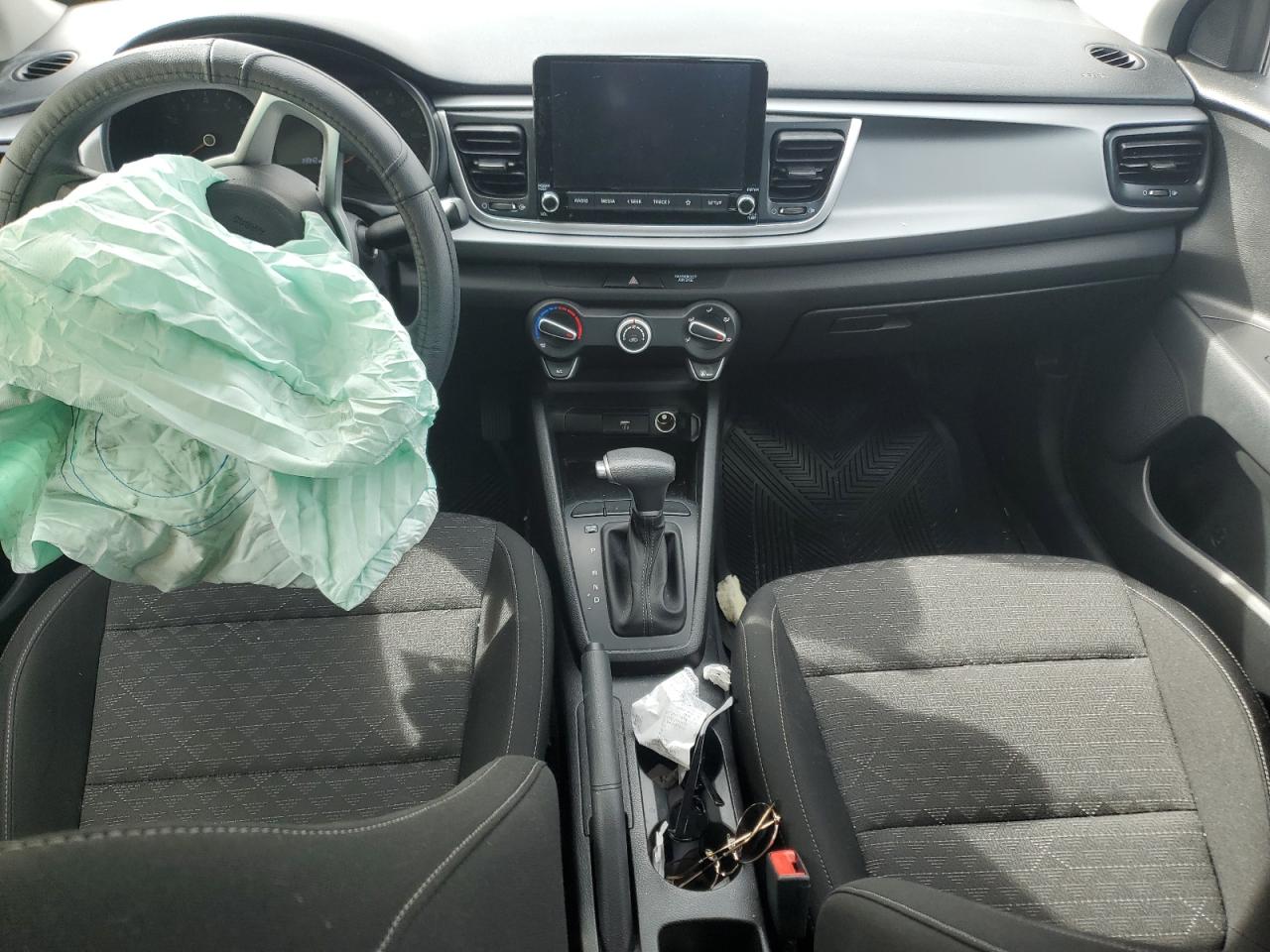 2021 Kia Rio - Image 8