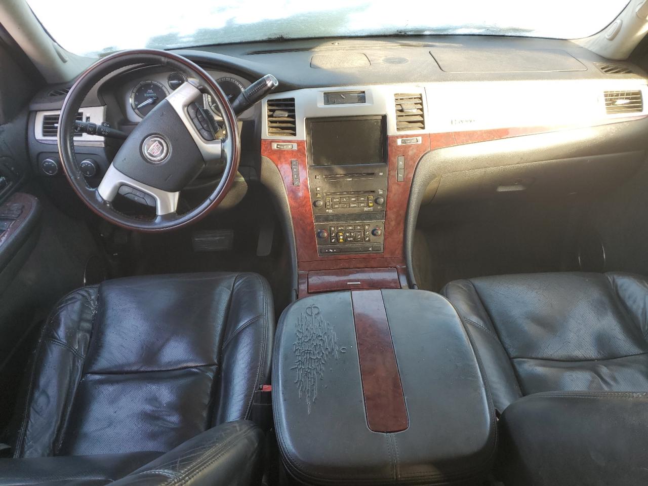 2009 Cadillac Escalade - Image 8