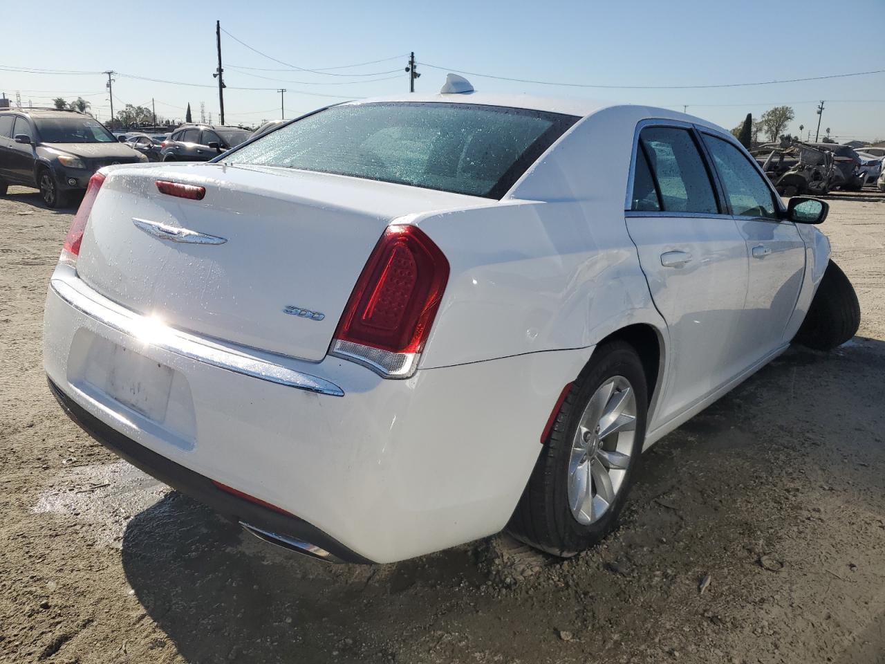 2018 Chrysler 300 - Image 3