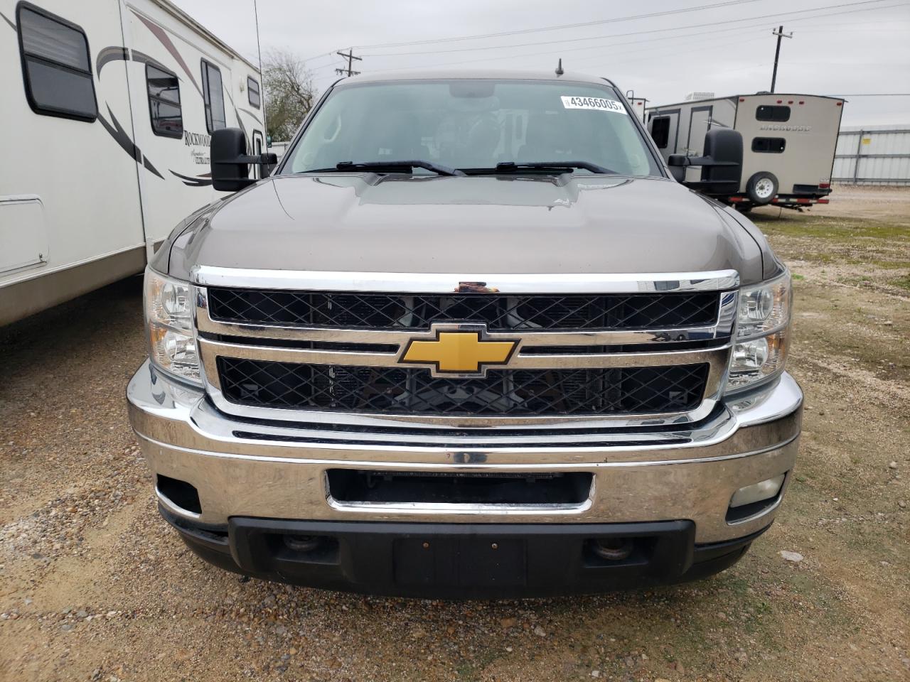 2012 Chevrolet Silverado - Image 5