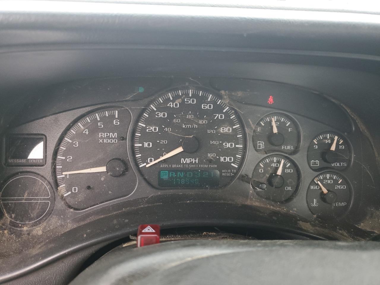 2002 GMC Sierra - Image 9
